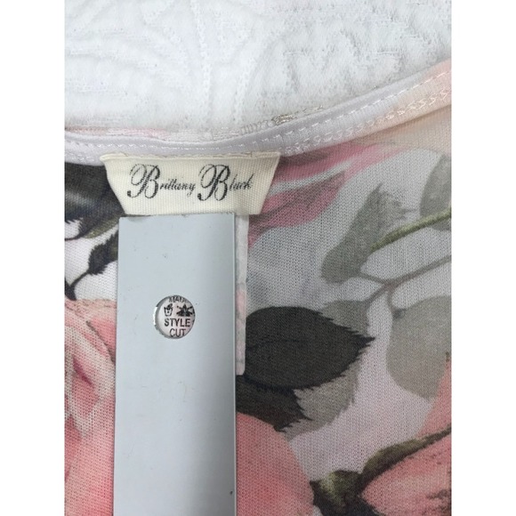 Brittany Black Top Size XL Handkerchief Hem Floral Lace Lined Multicolor - Picture 7 of 9